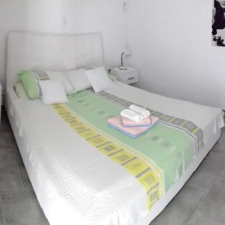Apartmán With One Bedroom In With Wonderful Sea View Furnished Terrace And Wifi